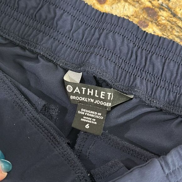 Athleta Brooklyn Mid Rise Elastic Waistband Jogger In Navy Blue Size 6 - Picture 6 of 11